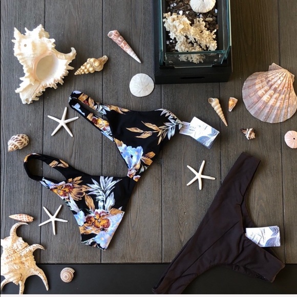 🌴🌼VOLCOM- BIKINI SET🌼🌴 - Picture 5 of 8